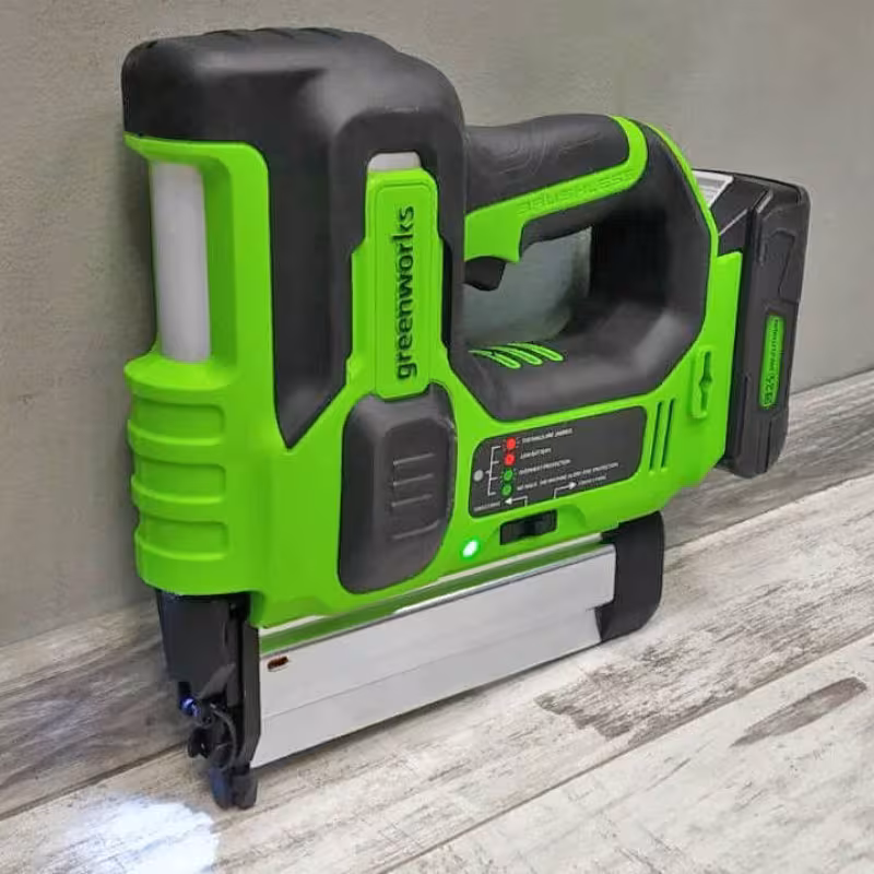 Нейлер аккумуляторный Greenworks GD24BN