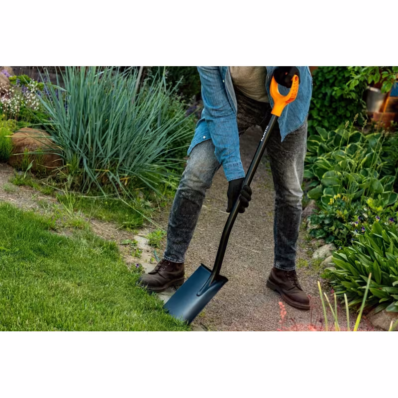 Лопата штыковая с закругленным лезвием Plantic Terra 11006-01