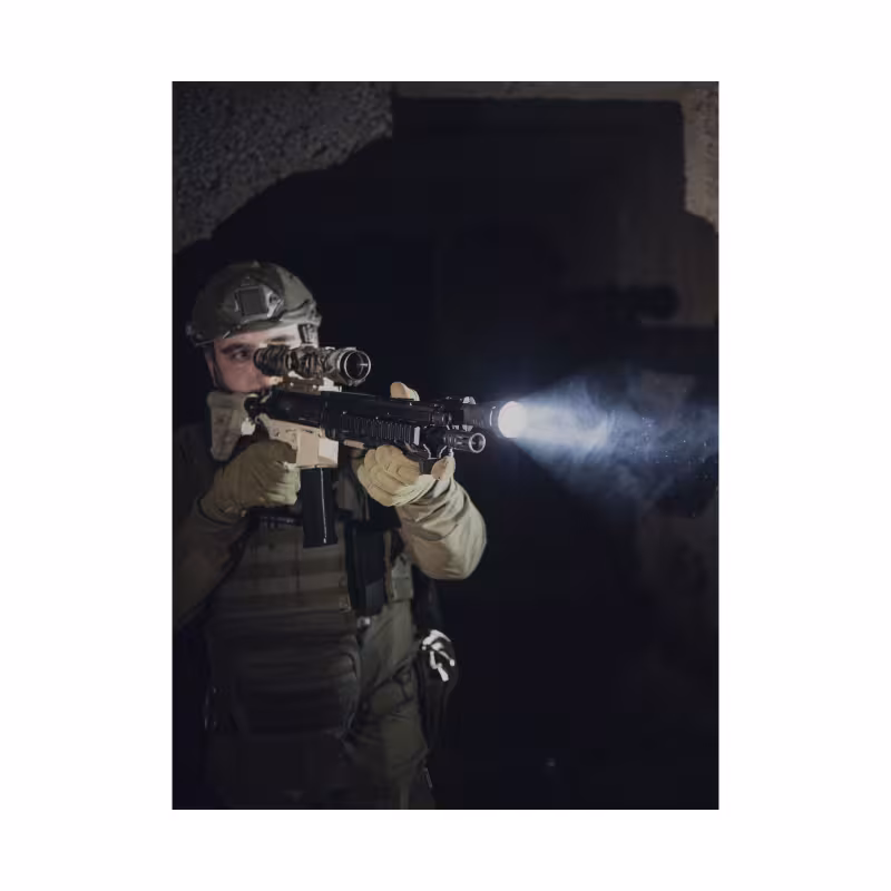 Фонарь тактический Armytek Predator Pro Magnet USB