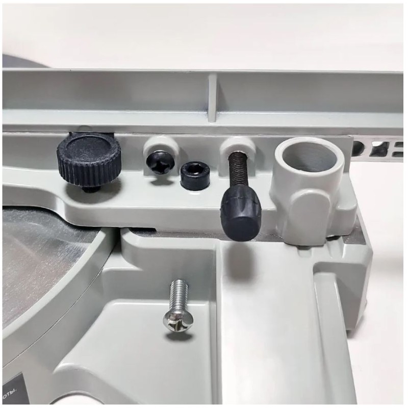 Пила торцовочная сетевая Belmash MS C-210 