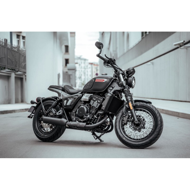 Мотоцикл боббер ChangJiang Adept Solo 700