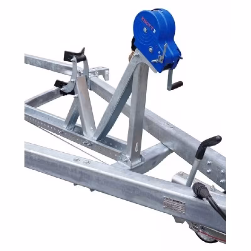 Прицеп лодочный трехосный МЗСА L 9025-2.35.402