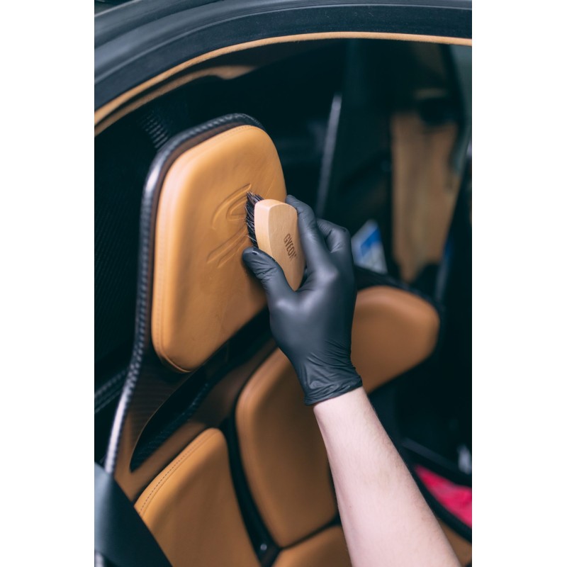 Щетка для автомобиля для чистки кожи Gyeon Q2M LeatherBrush