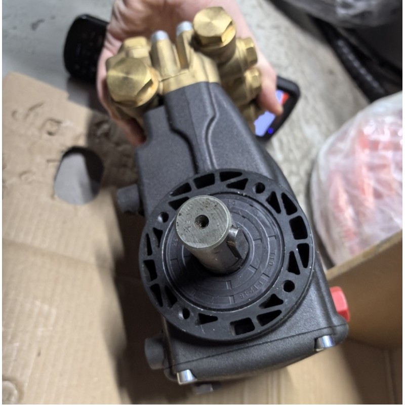 Помпа без регулятора Interpump Evolution E2B2015 (Grass AVD-0718)