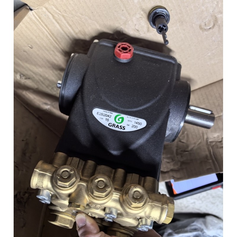 Помпа без регулятора Interpump Evolution E2B2015 (Grass AVD-0718)