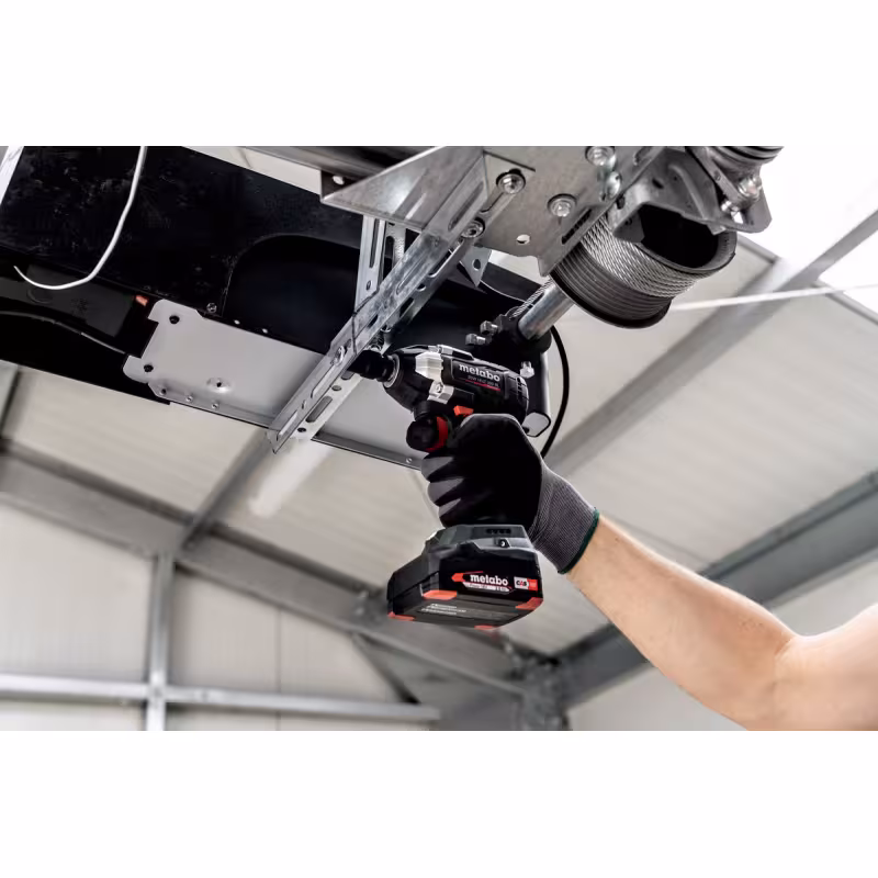 Гайковерт аккумуляторный ударный Metabo SSW 18 LT 300 BL