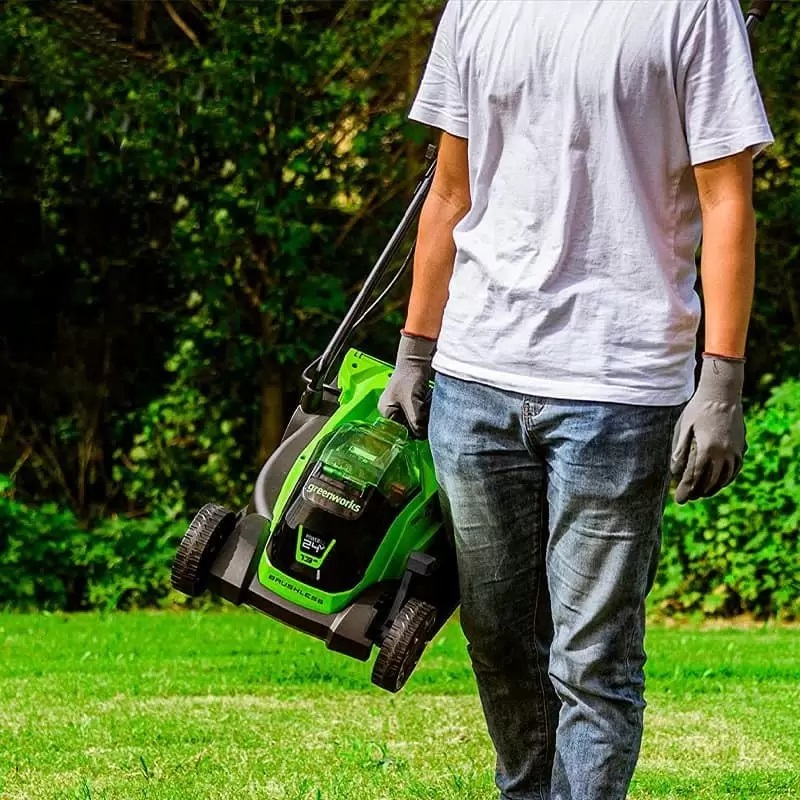 Газонокосилка аккумуляторная Greenworks GD24LM33K2