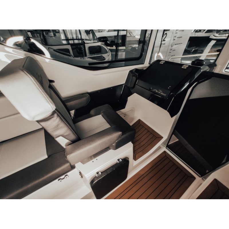 Лодка моторная NorthSilver Star Cabin 655 с лодочным мотором Mercury F 200 Sea Pro