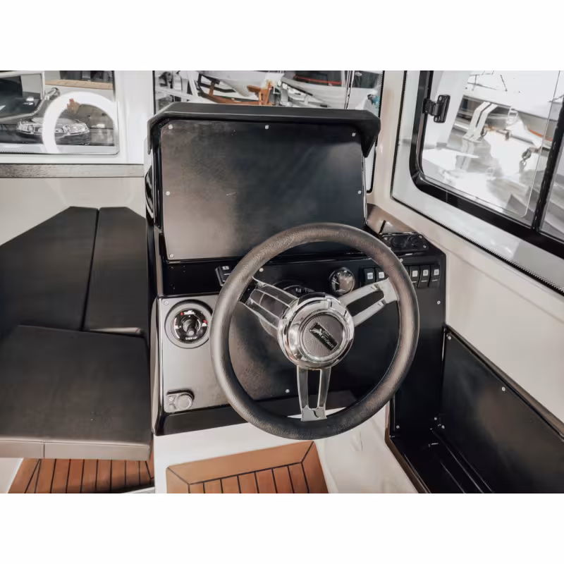 Лодка моторная NorthSilver Star Cabin 655 с лодочным мотором Mercury F 200 Sea Pro