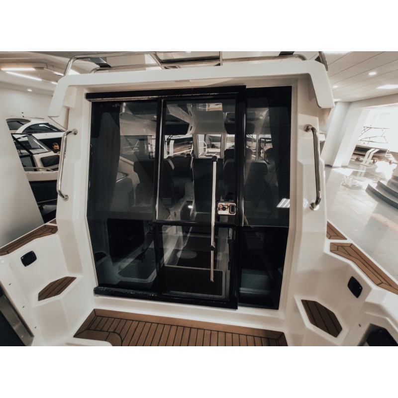 Лодка моторная NorthSilver Star Cabin 655 с лодочным мотором Mercury F 200 Sea Pro DTS