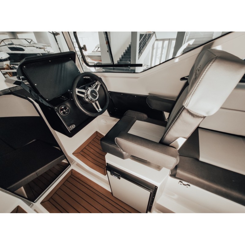 Лодка моторная NorthSilver Star Cabin 655 с лодочным мотором Mercury F 200 Sea Pro DTS