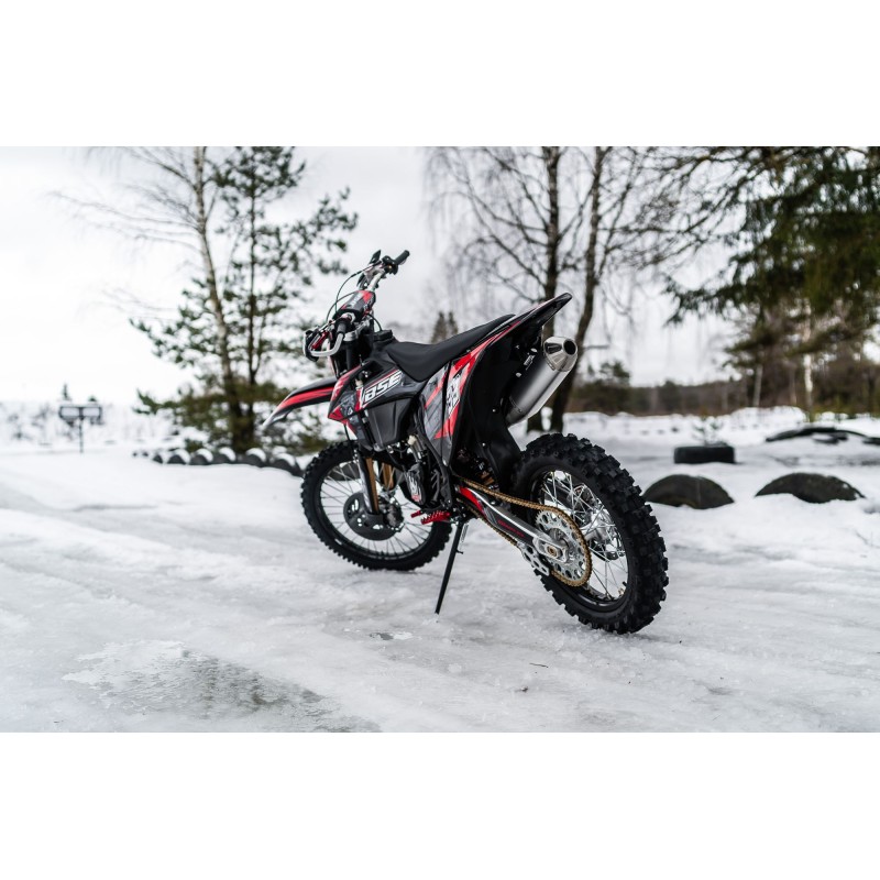 Мотоцикл кроссовый BSE Т8 Red Bear