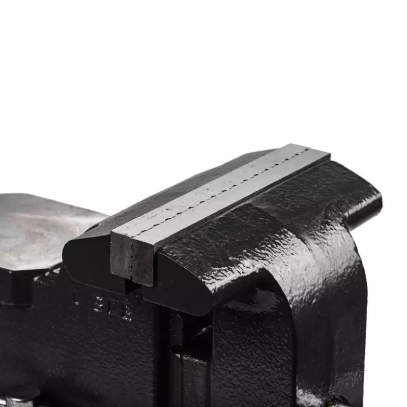 Тиски слесарные Runtec RT-ST6T, 150 мм