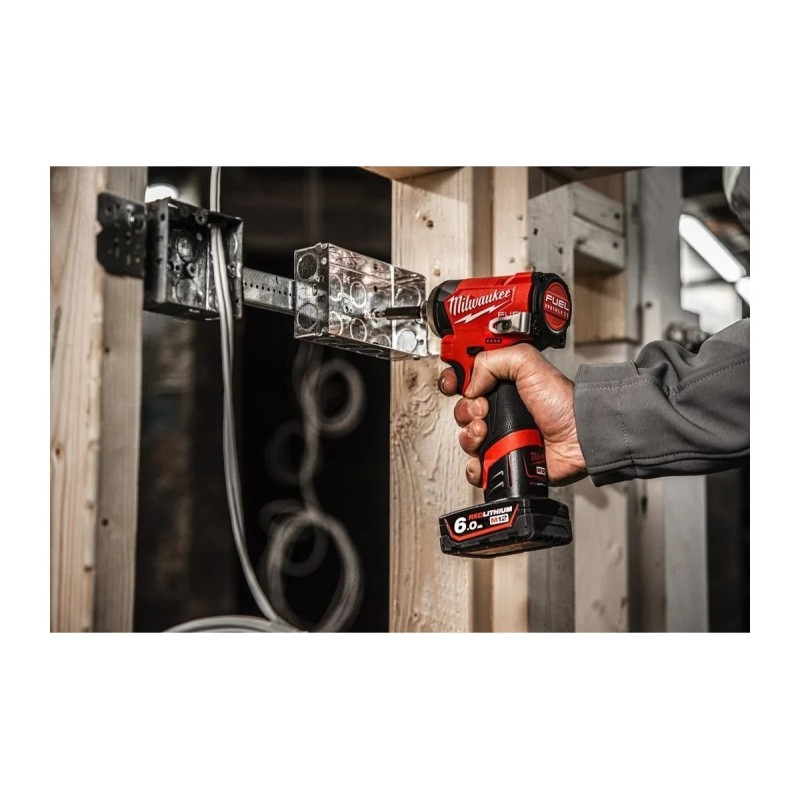 Винтовет аккумуляторная Milwaukee M12 FID2-202