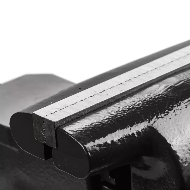 Тиски слесарные Runtec RT-ST8T, 200 мм