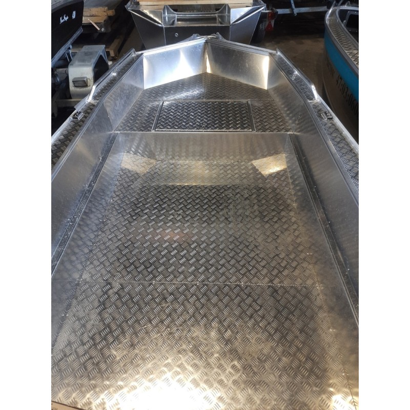 Лодка алюминиевая Wellboat 47