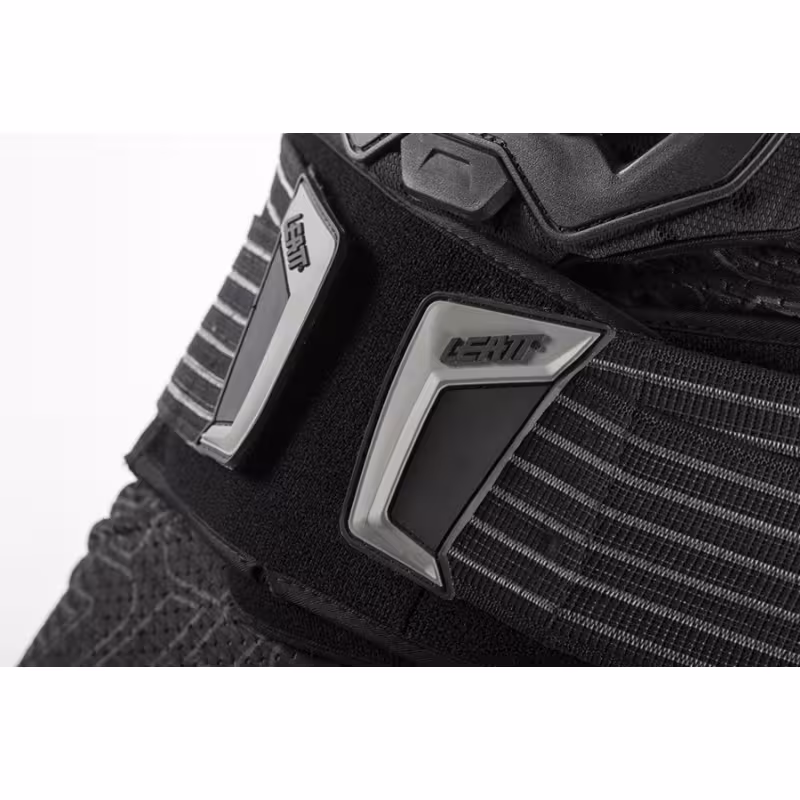 Черепаха защитная Leatt Body Protector 5.5, черный, S-M