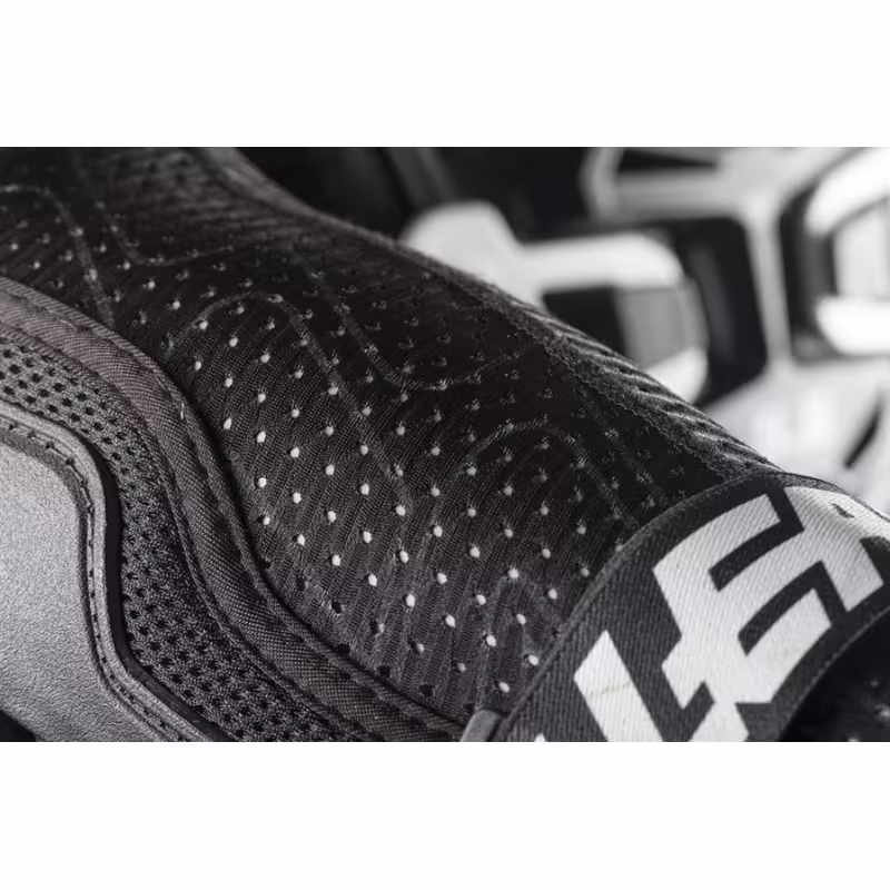 Черепаха защитная Leatt Body Protector 5.5, черный, S-M