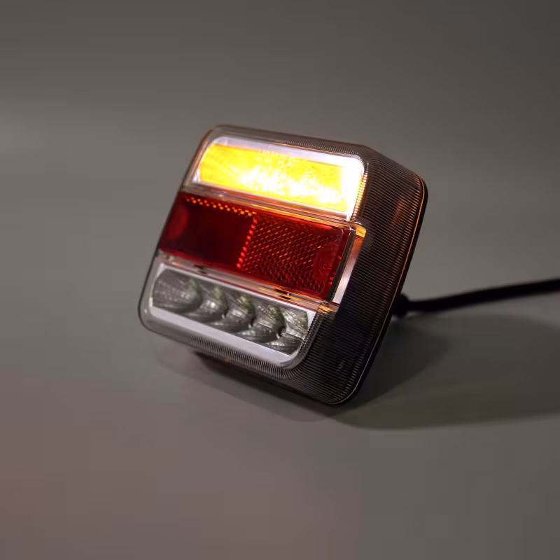 Фонарь задний Ledworker TRL 004 Bajonet R правый