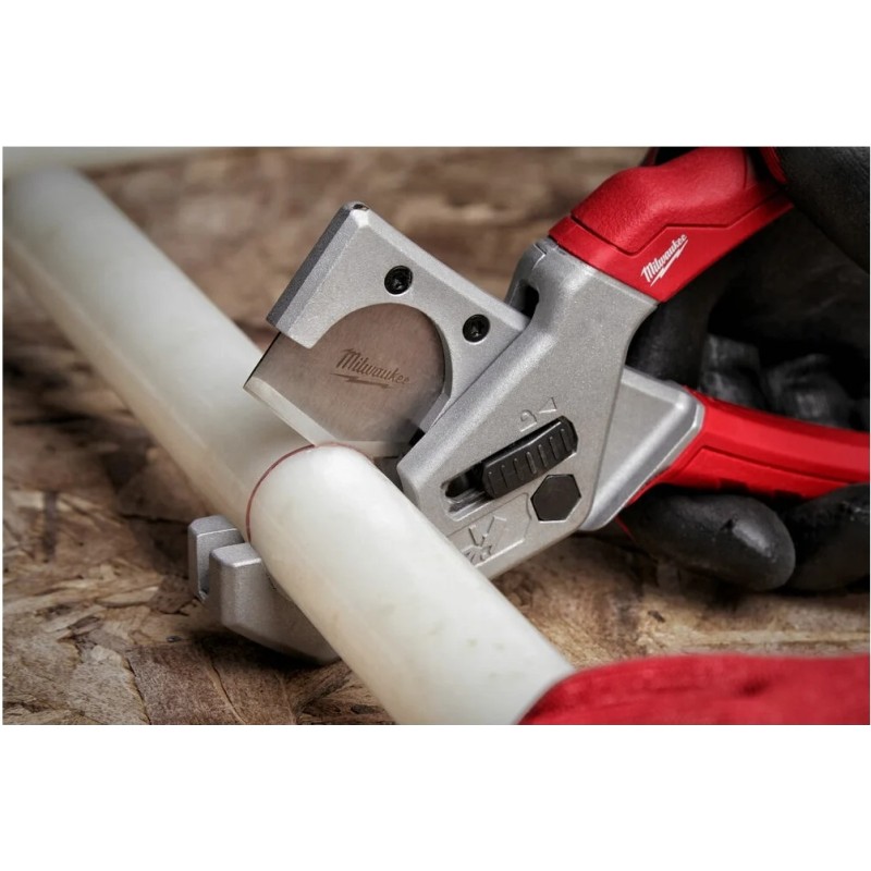 Труборез для ПВХ труб Milwaukee до 25мм