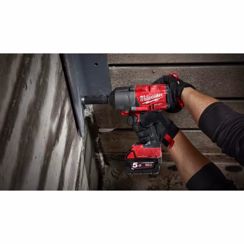 Гайковерт аккумуляторный Milwaukee M18