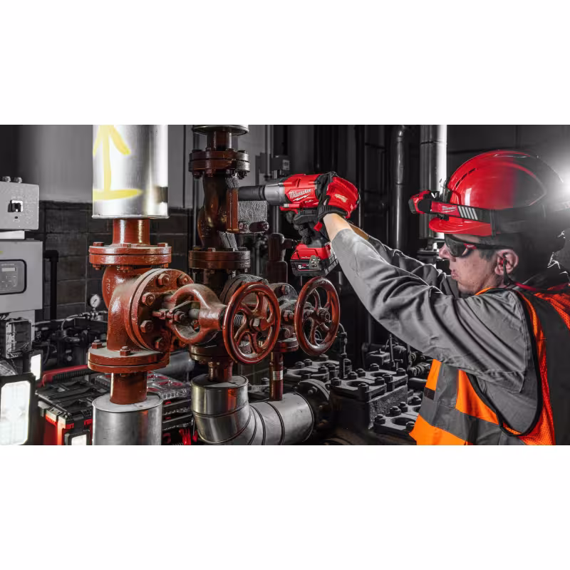 Гайковерт аккумуляторный Milwaukee M18