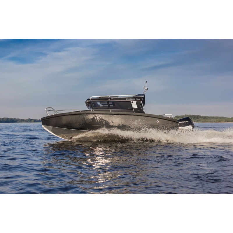 Лодка моторная VBoats Voyager 700 Cabin c лодочным мотором Mercury F 200 XL Pro XS