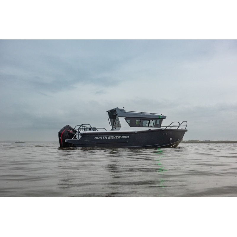 Лодка моторная NorthSilver Cabin 690