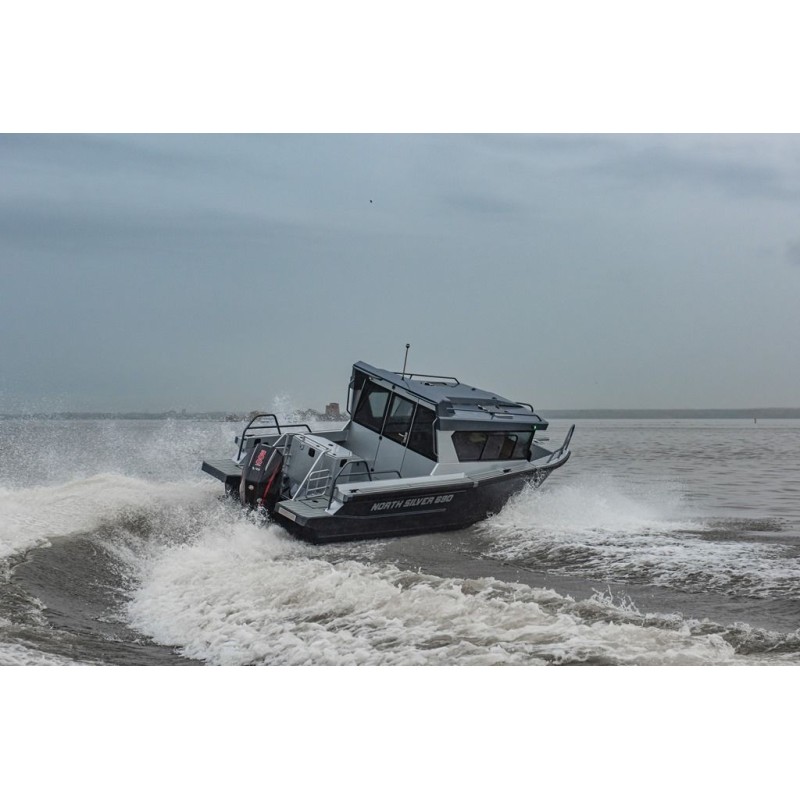Лодка моторная NorthSilver Cabin 690