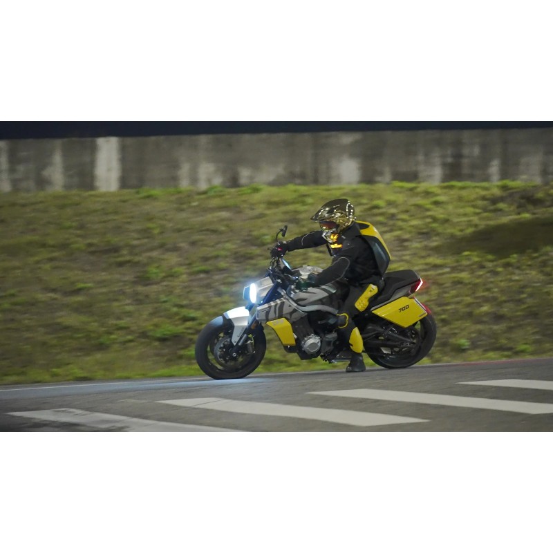 Мотоцикл спортивный Benda LFS 700 Black