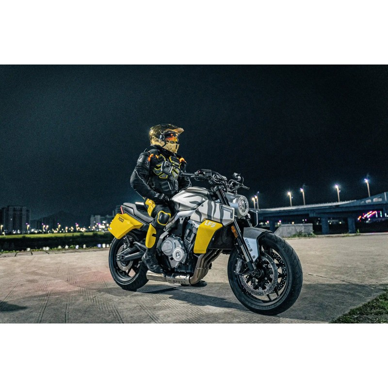 Мотоцикл спортивный Benda LFS 700 Black