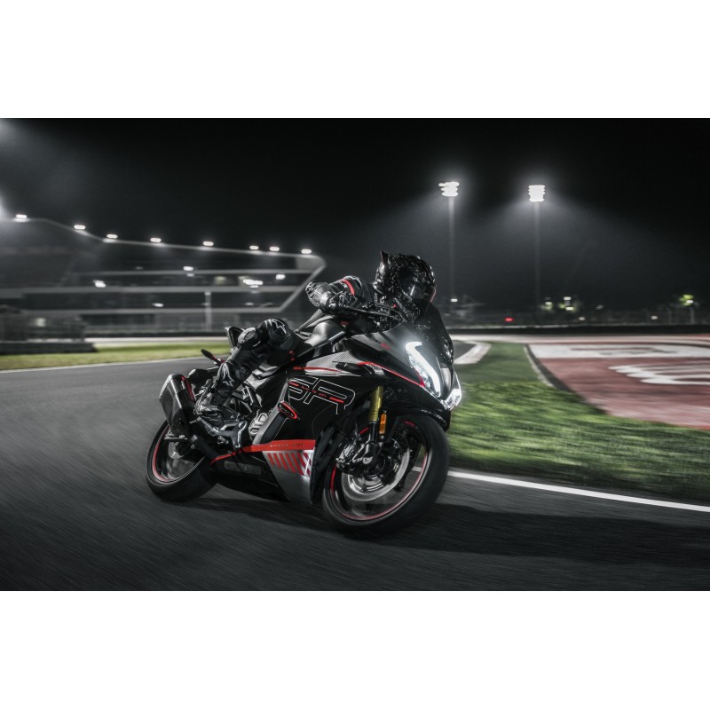 Мотоцикл спортивный CFMOTO 450SR, черный