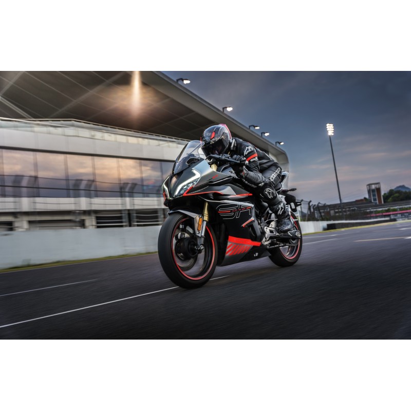 Мотоцикл спортивный CFMOTO 450SR, черный