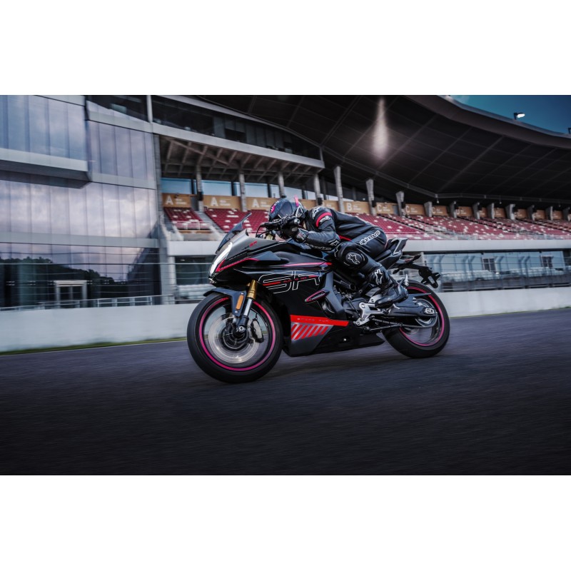 Мотоцикл спортивный CFMOTO 450SR, черный