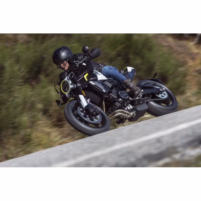 Мотоцикл дорожный CFMOTO 700CL-X Sport, белый