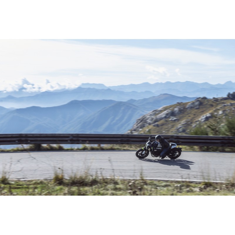 Мотоцикл дорожный CFMOTO 700CL-X Sport, белый