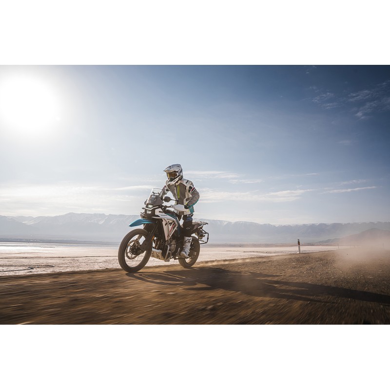 Мотоцикл эндуро туристический CFMOTO 450MT Touring, серый