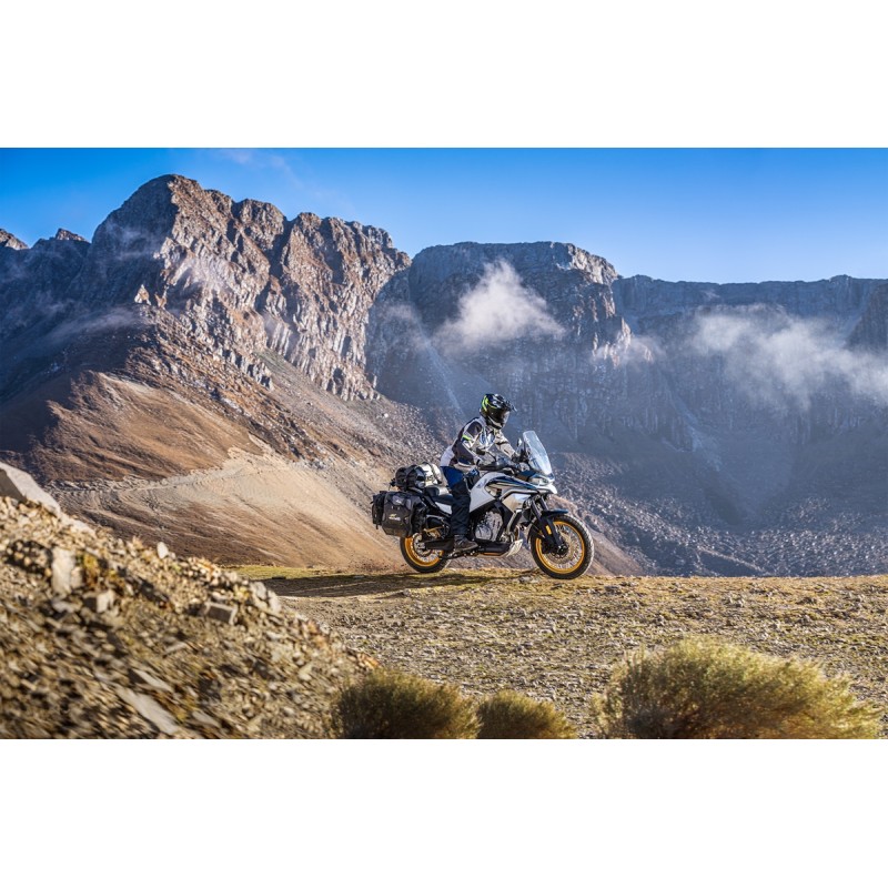 Мотоцикл эндуро туристический CFMOTO 800MT Explore, белый