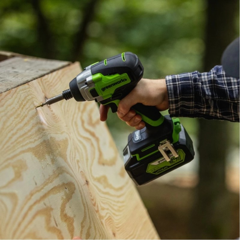 Гайковерт аккумуляторный ударный Greenworks GD24ID3