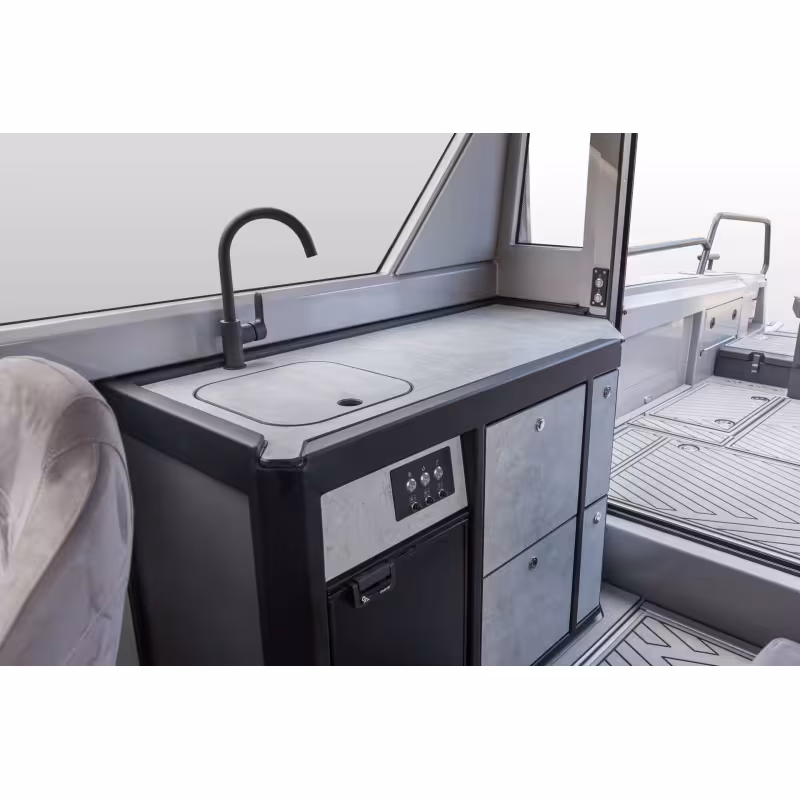 Судно моторное маломерное Vboats Voyager 850 Cabin