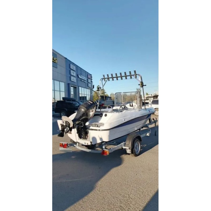 Лодка пластиковая Бокар в комплекте с лодочным мотором Suzuki DF 60 (2015 г.в.)