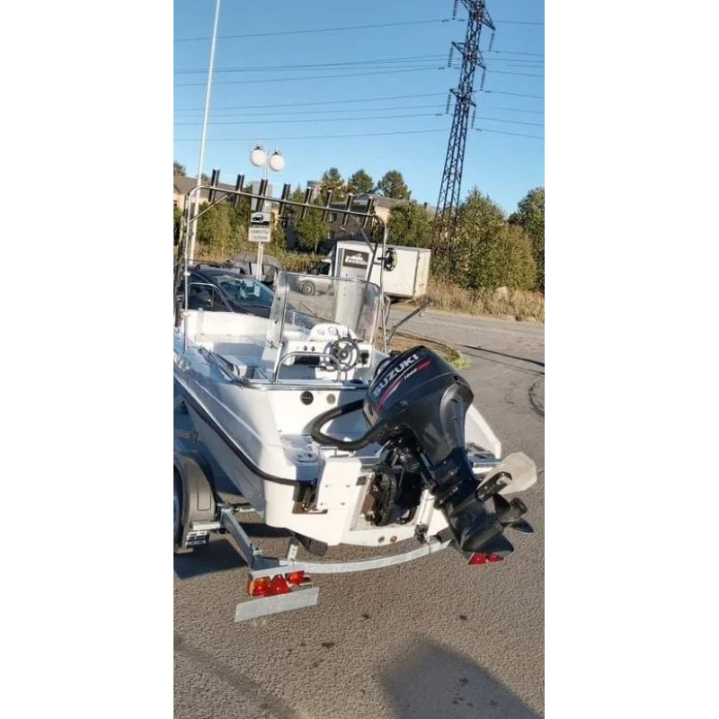 Лодка пластиковая Бокар в комплекте с лодочным мотором Suzuki DF 60 (2015 г.в.)