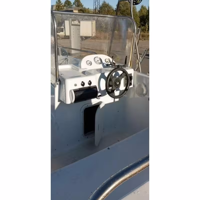 Лодка пластиковая Бокар в комплекте с лодочным мотором Suzuki DF 60 (2015 г.в.)