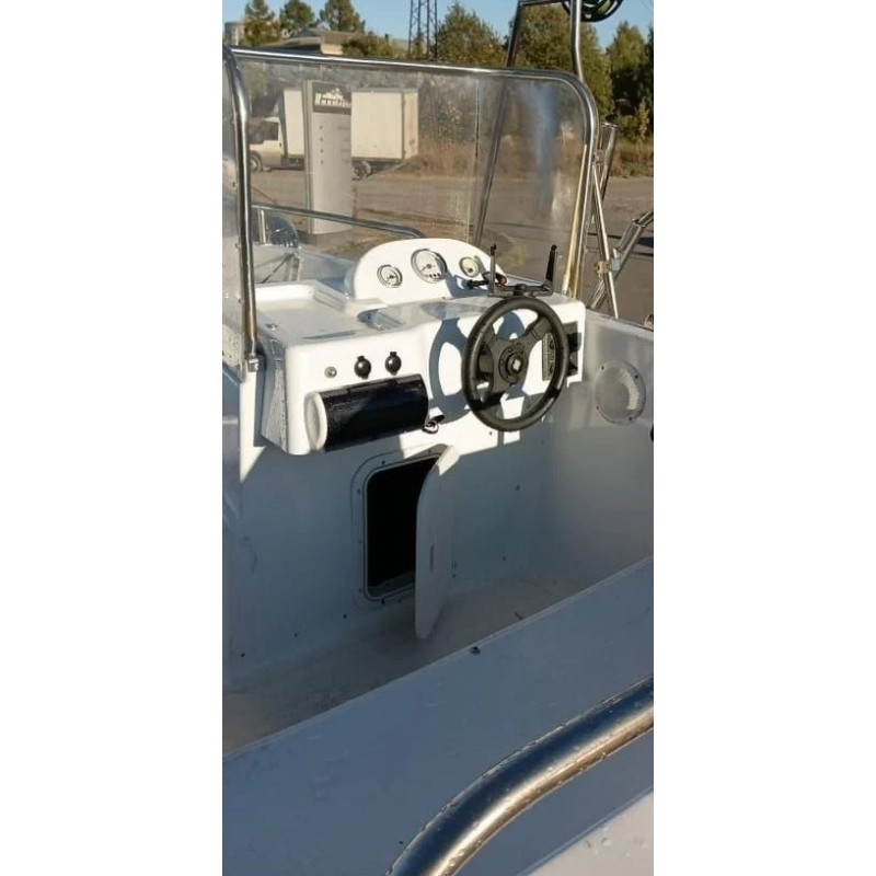 Лодка пластиковая Бокар в комплекте с лодочным мотором Suzuki DF 60 (2015 г.в.)