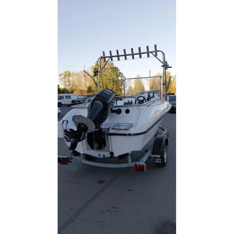 Лодка пластиковая Бокар в комплекте с лодочным мотором Suzuki DF 60 (2015 г.в.)