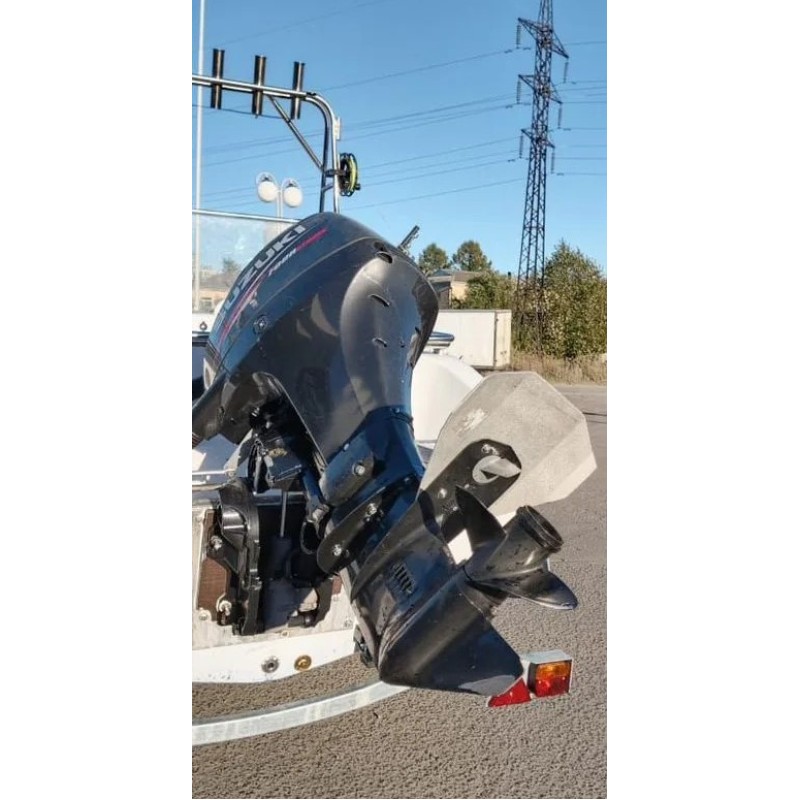 Лодка пластиковая Бокар в комплекте с лодочным мотором Suzuki DF 60 (2015 г.в.)