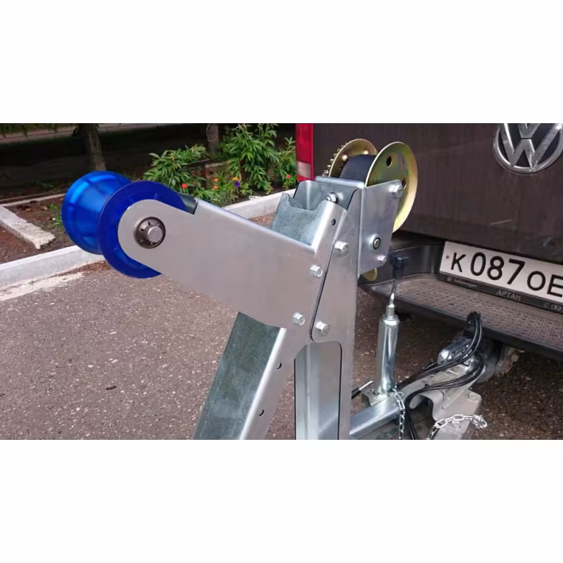 Прицеп лодочный одноосный ССТ 7132-15, ложементы, опорное колесо