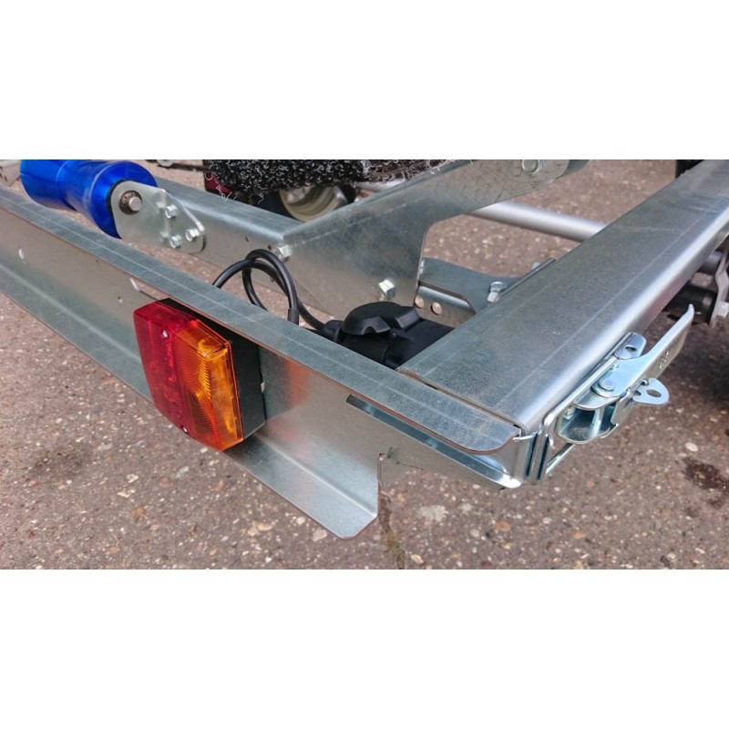 Прицеп лодочный одноосный ССТ 7132-15, ложементы, опорное колесо