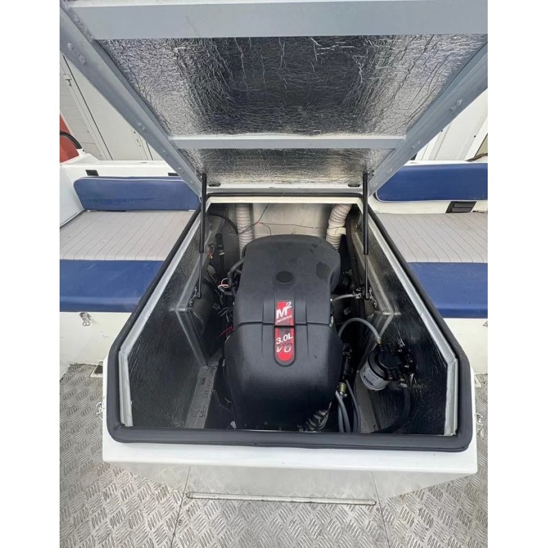 Лодка алюминиевая NorthSilver Pro 675 Jet в комплекте со стационарным мотором Mercury Optimax Sport Jet