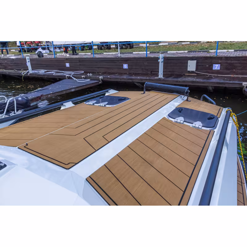 Судно моторное маломерное VBoats Voyager 600 Cabin